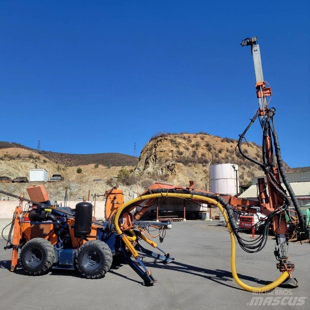 Tamrock COMMANDO 300 Surface drill rigs