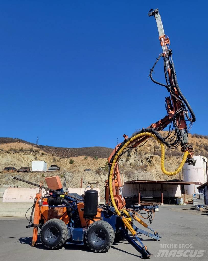 Tamrock COMMANDO 300 Surface drill rigs