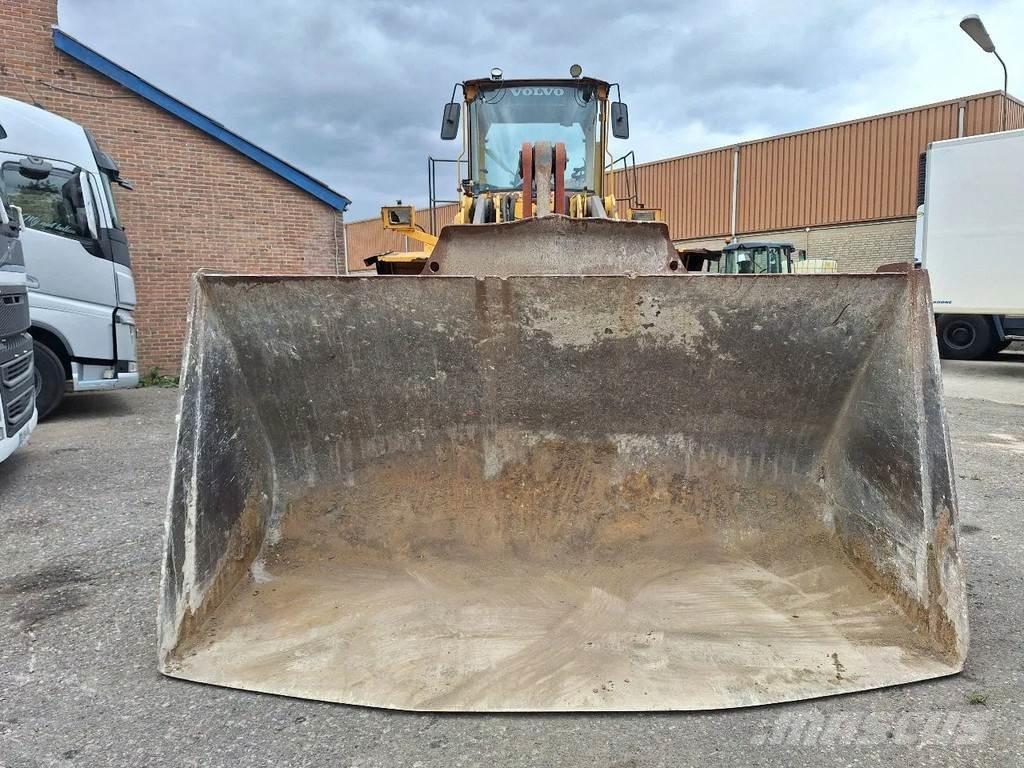 Volvo L220D Wheel Loaders
