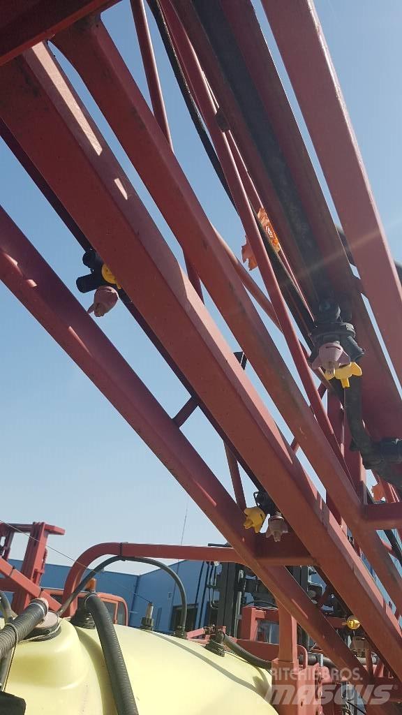 Hardi Commander 2200 Sprayers and Chemical Applicators