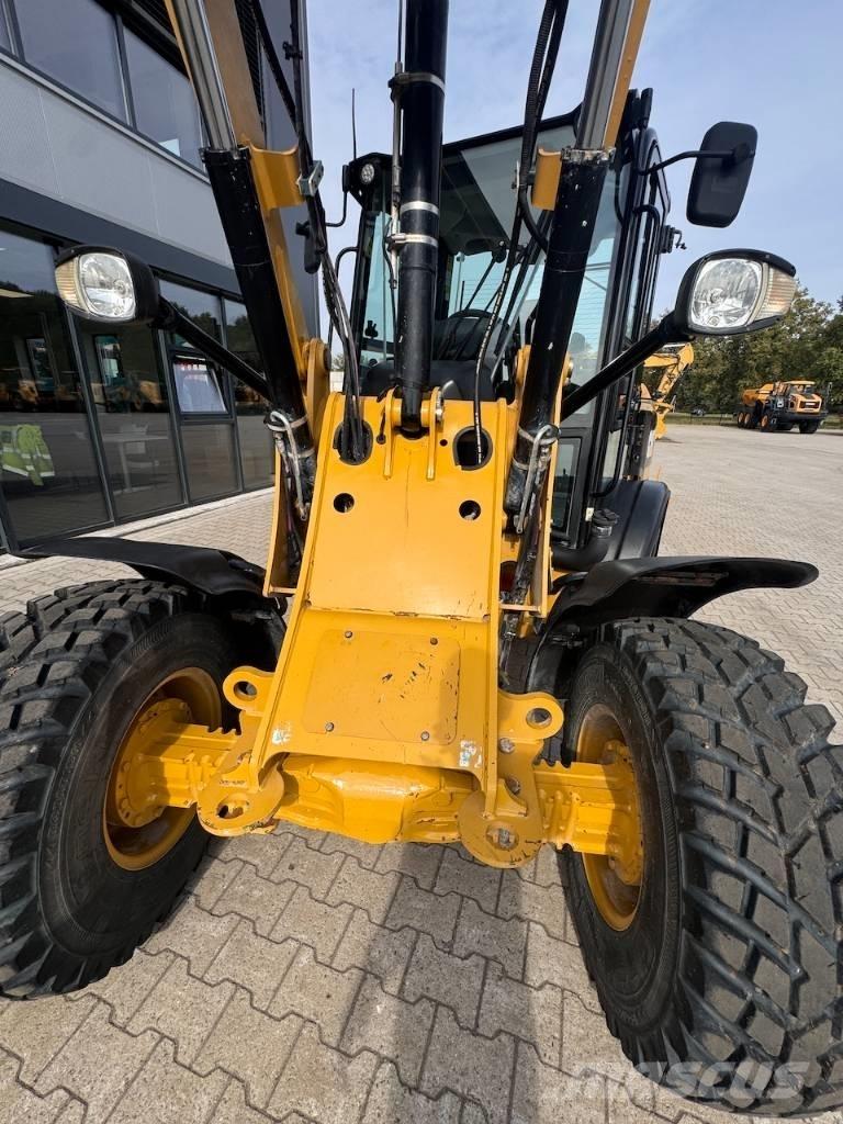 CAT 906M Wheel Loaders