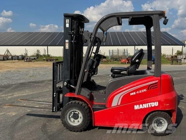 Manitou ME 425 Electric Forklifts