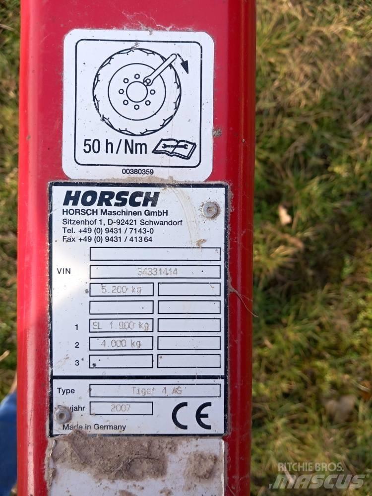 Horsch Tiger 4 AS Chisel Plows