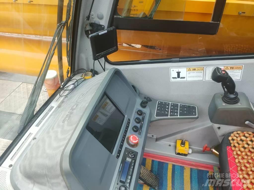 XCMG XCT 130 Mobile and all terrain cranes