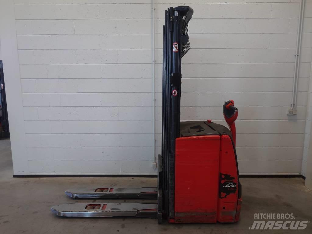 Linde L 16 Pedestrian stacker