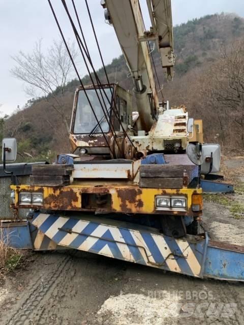 Tadano TR250M-4 Rough Terrain Cranes