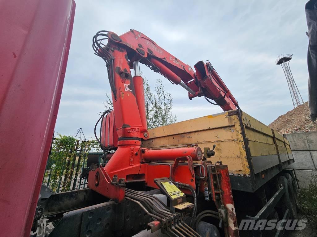 Scania P 94 FASSI Box trucks