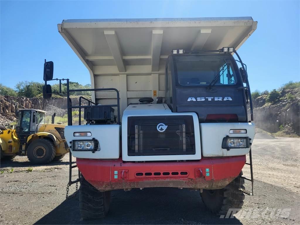 Astra RD32 Dump Trucks