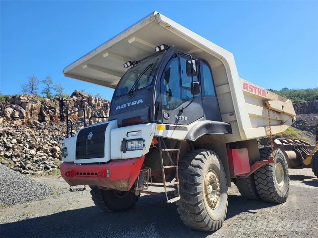 Astra RD32 Dump Trucks
