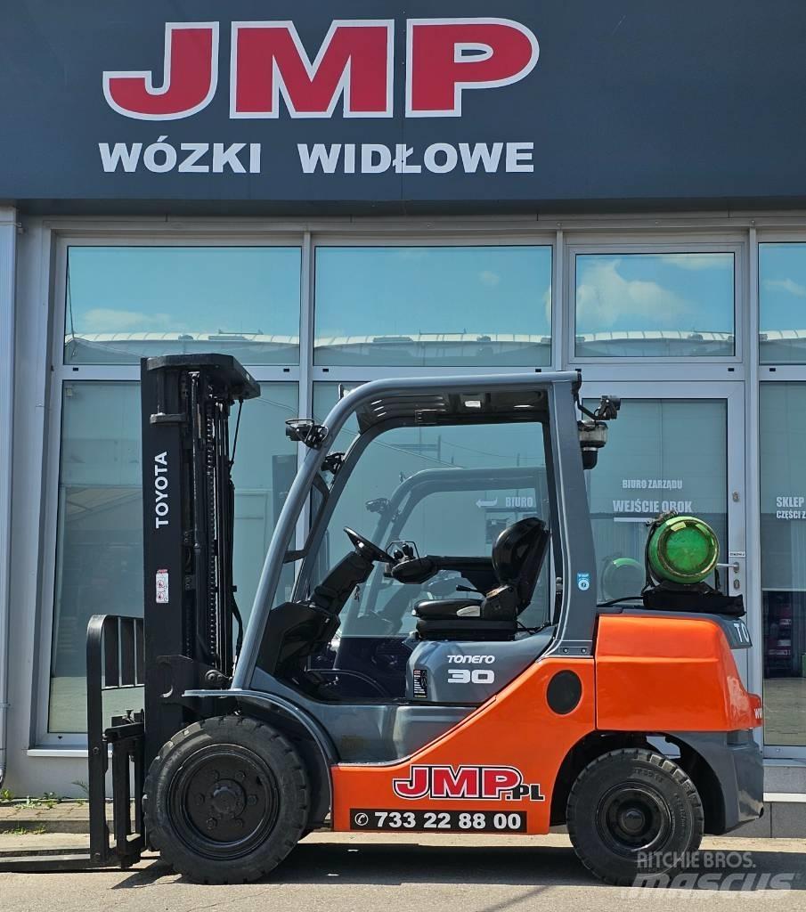 Toyota 8 FG 30 F LPG trucks