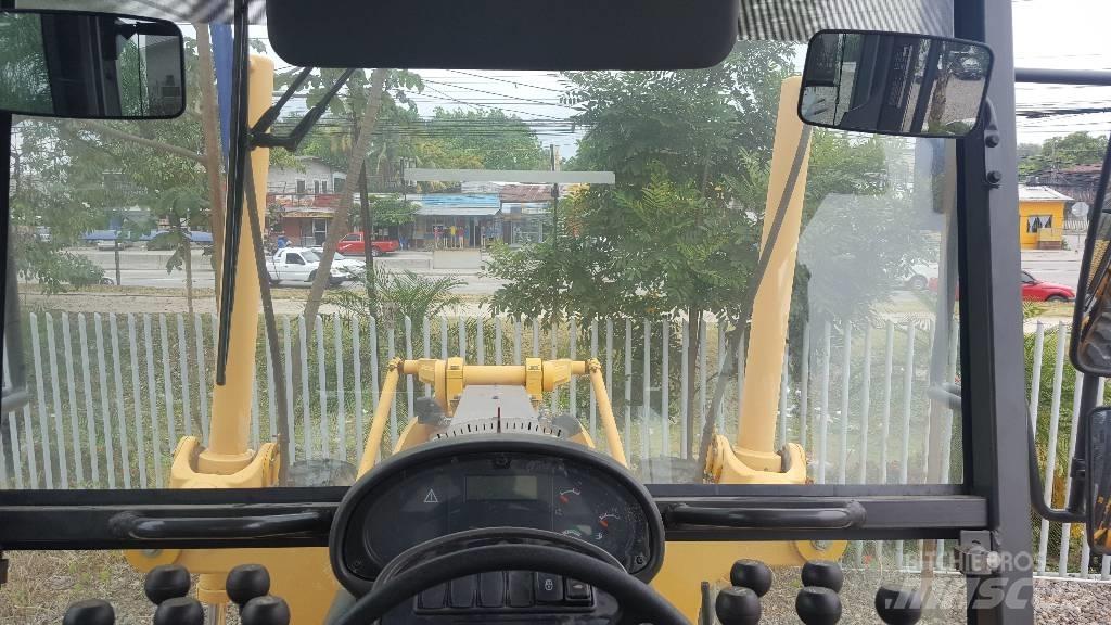 Volvo G930 Motor Graders
