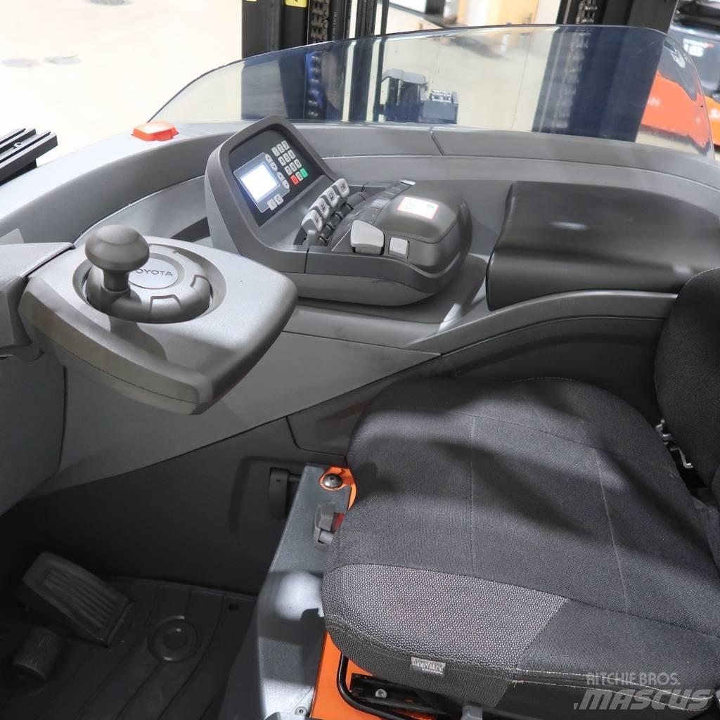 Toyota RRE160HR Reach trucks