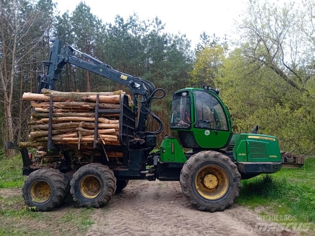John Deere 1010 E Forwarders