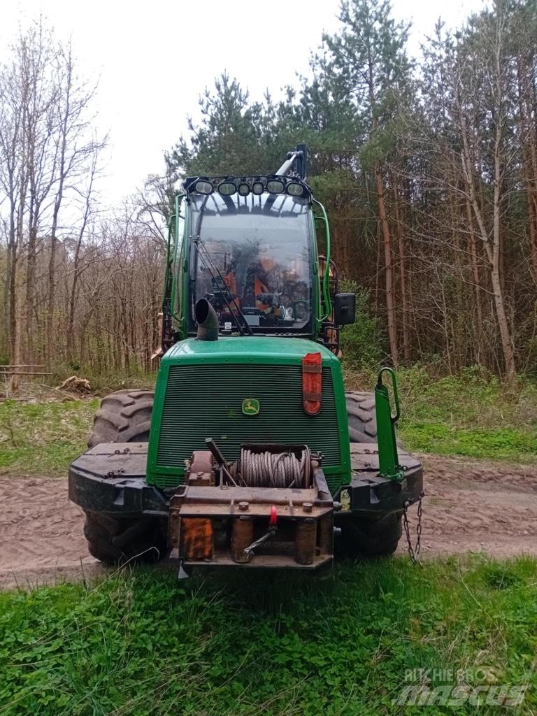 John Deere 1010 E Forwarders