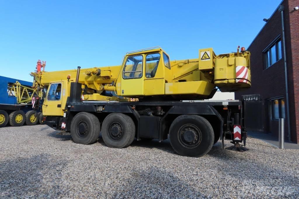 Grove GMK 3050 Mobile and all terrain cranes