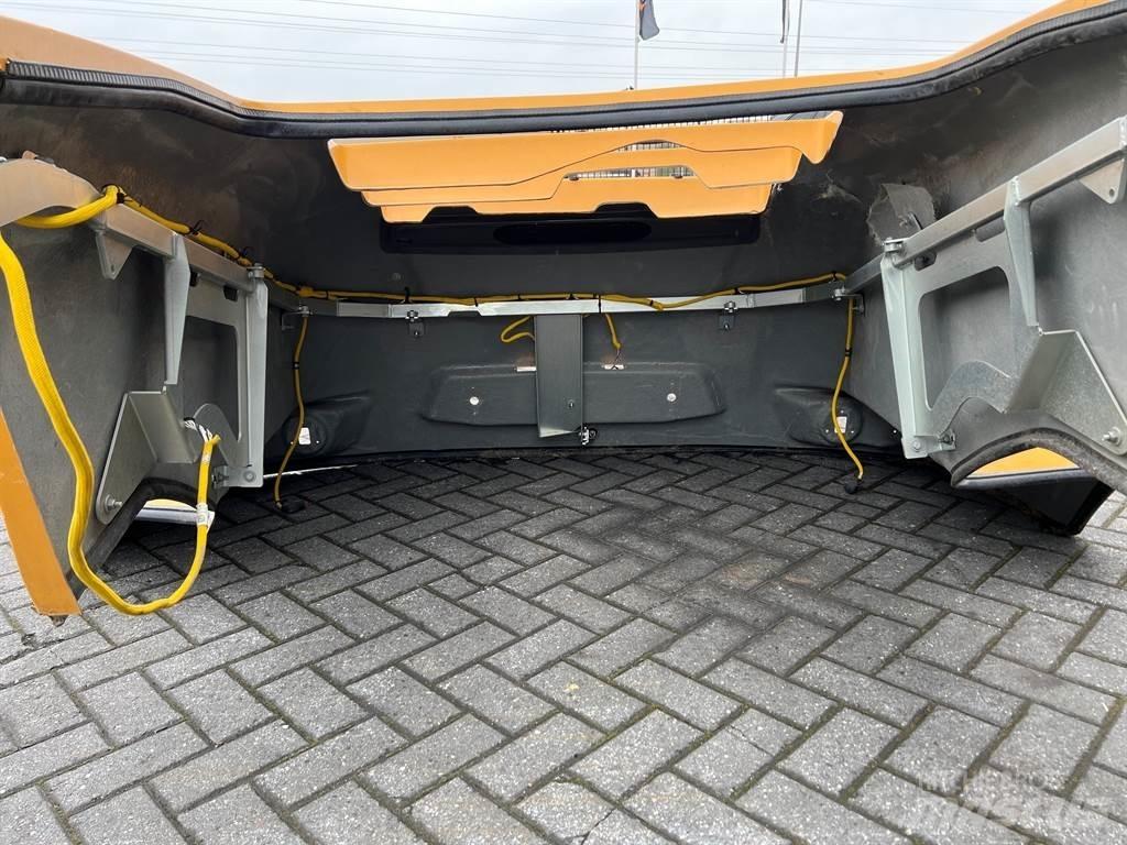 Liebherr L 538 Chassis and suspension