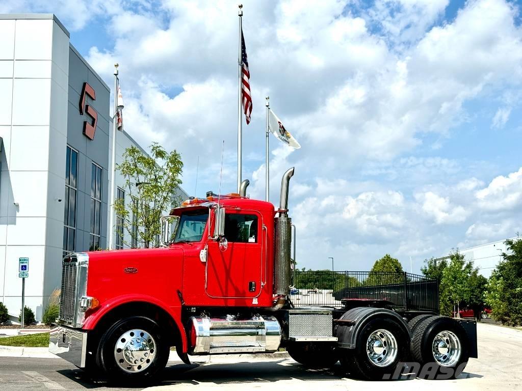 Peterbilt 378 Conventional Trucks / Tractor Trucks