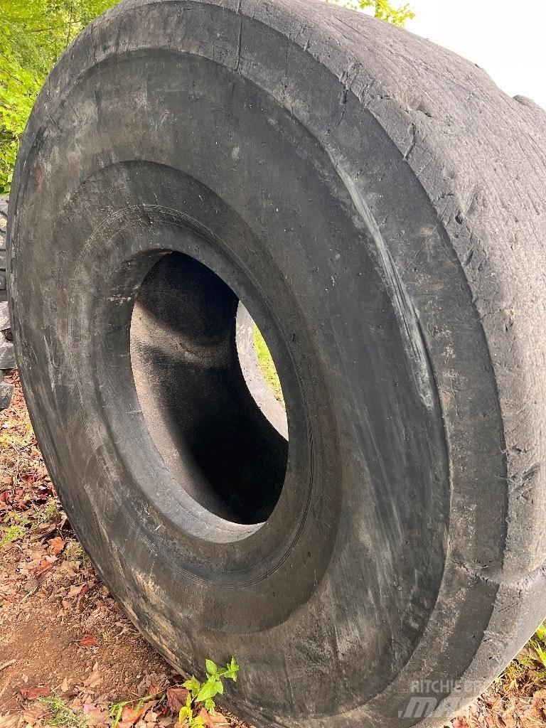  65/35X33 Firestone Tires, wheels and rims