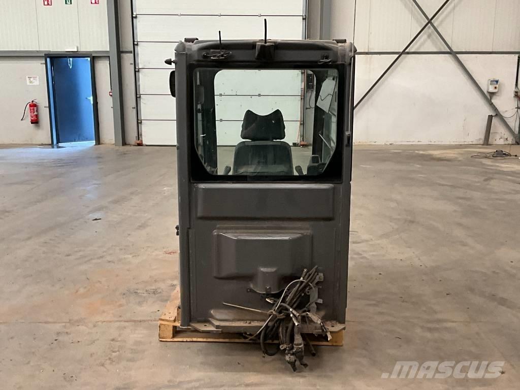 Hitachi ZX 210-3 Forestry Cabin