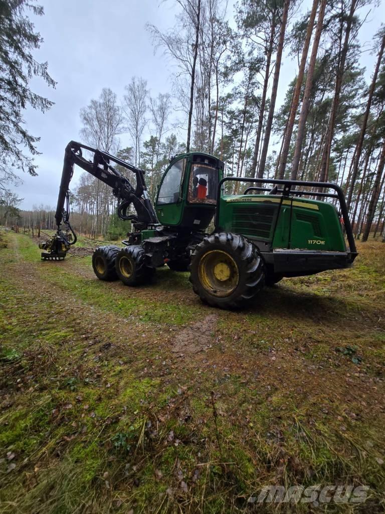 John Deere 1170 E Harvesters