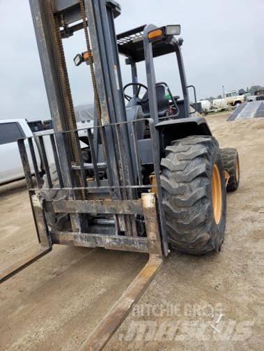 CASE 586H Rough Terrain Trucks
