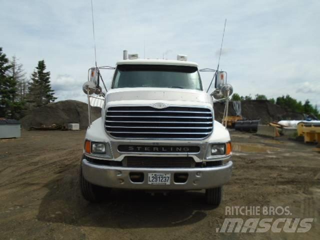 Sterling L 9500 Conventional Trucks / Tractor Trucks