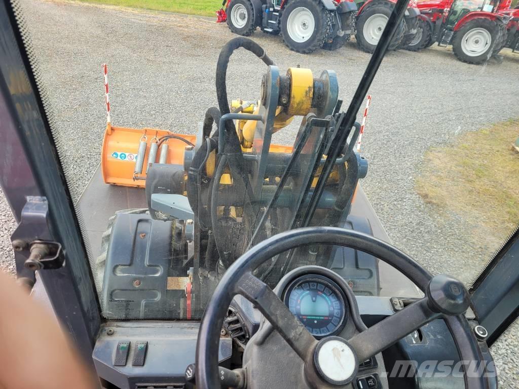 Gehl 340 Multi purpose loaders