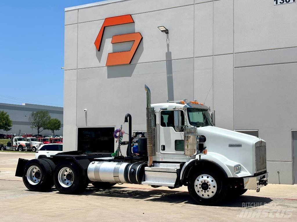 Kenworth T 800 Conventional Trucks / Tractor Trucks