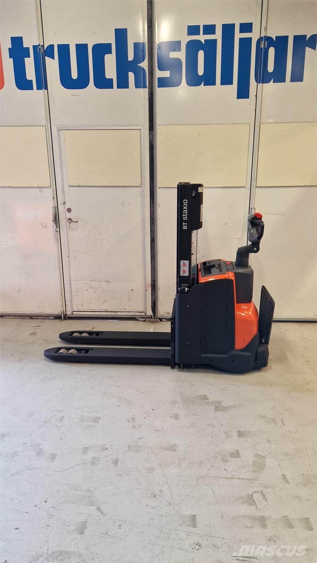 BT SWE200D Self Propelled Stackers