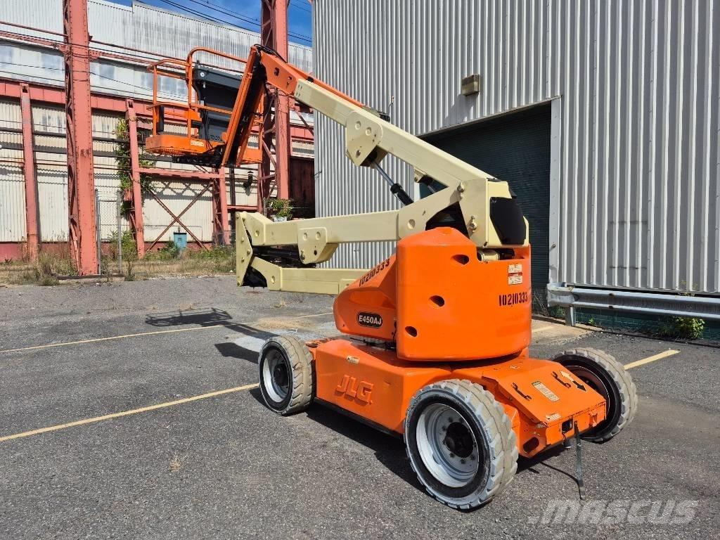 JLG E 450 AJ Articulated boom lifts