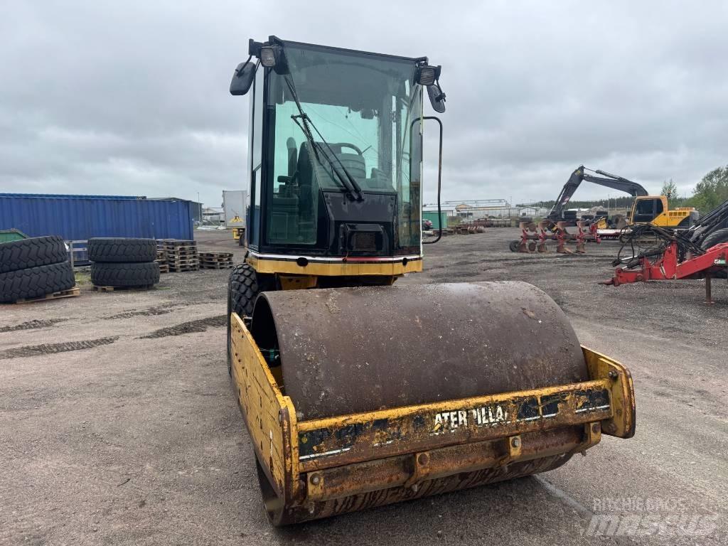 CAT CS 423 E Single drum rollers