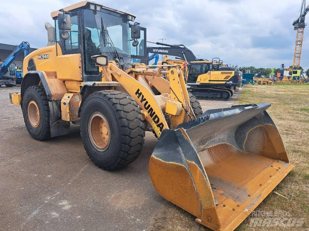 Hyundai HL940 Wheel Loaders