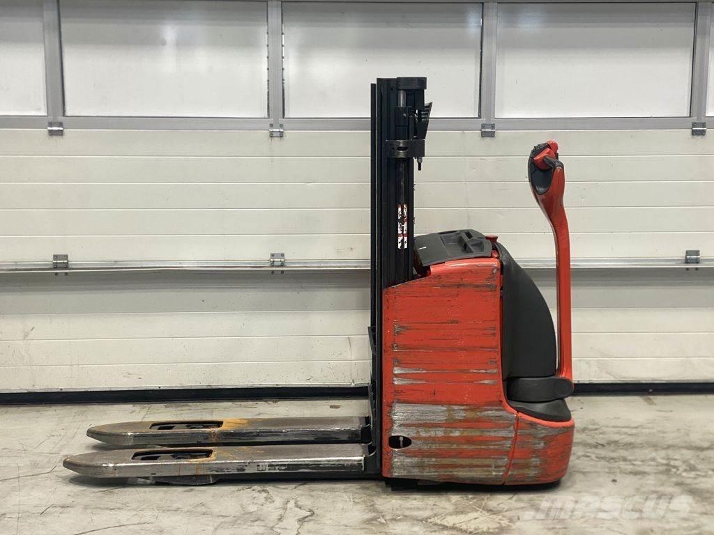 Linde L12 I Pedestrian stacker