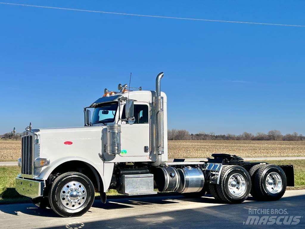 Peterbilt 389 Conventional Trucks / Tractor Trucks
