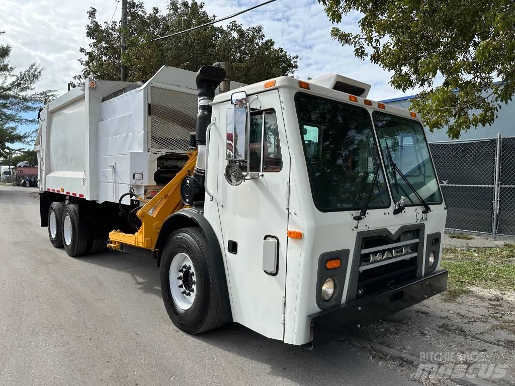 Mack LEU Garbage Trucks / Recycling Trucks