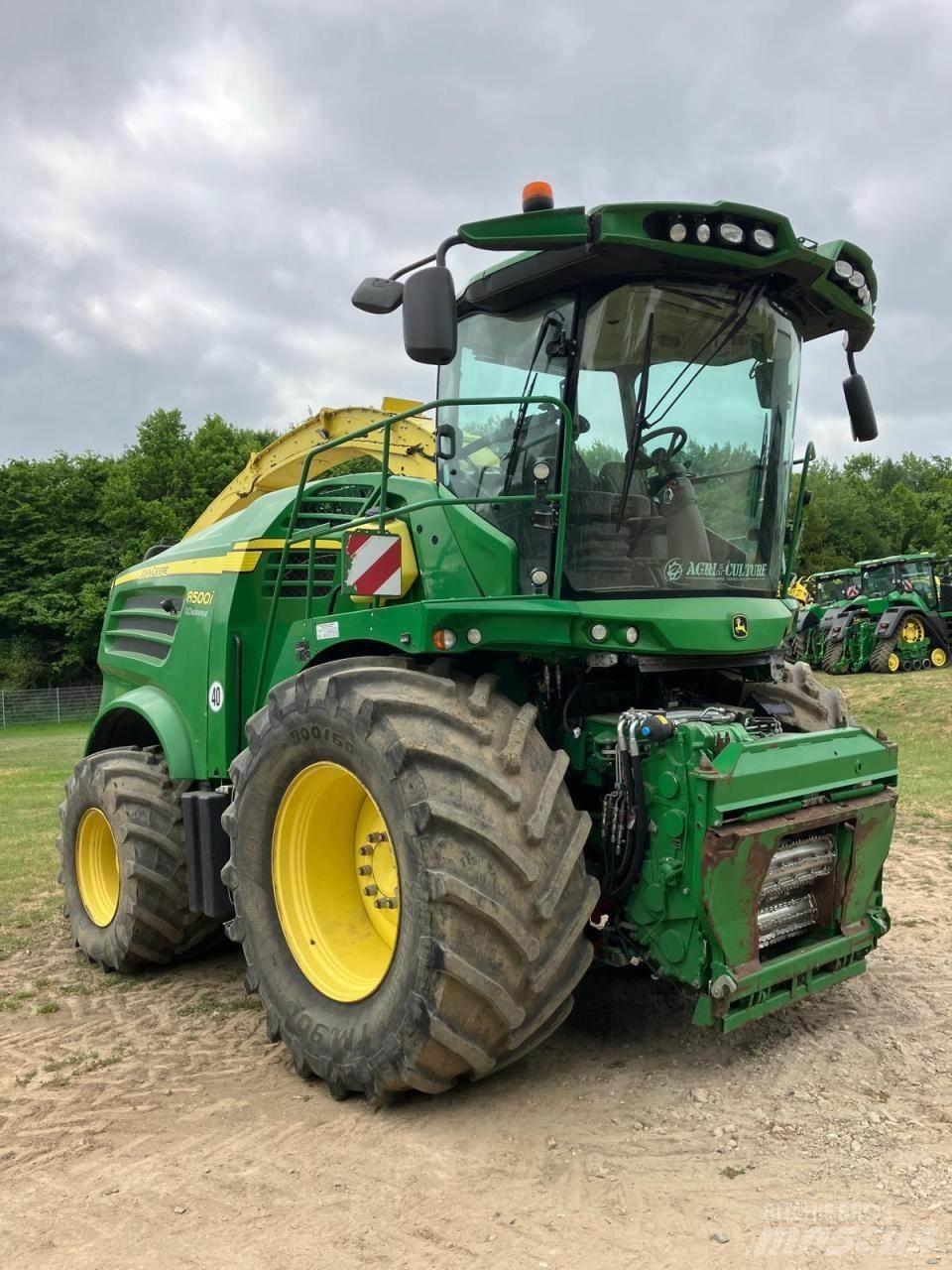 John Deere 8500 Foragers