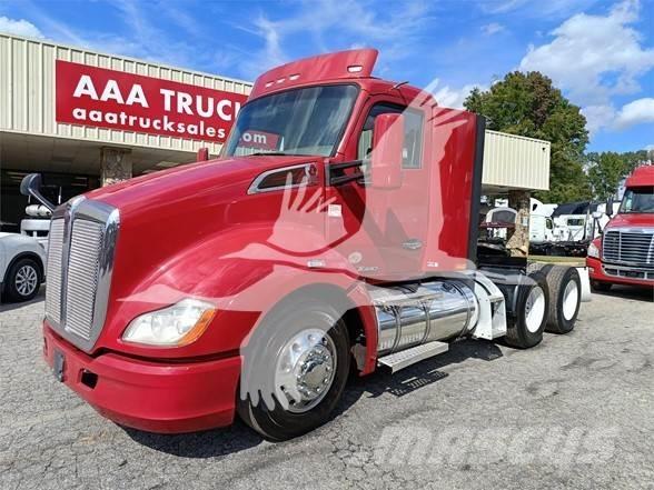 Kenworth T680 Conventional Trucks / Tractor Trucks
