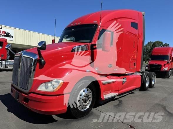 Kenworth T680 Conventional Trucks / Tractor Trucks