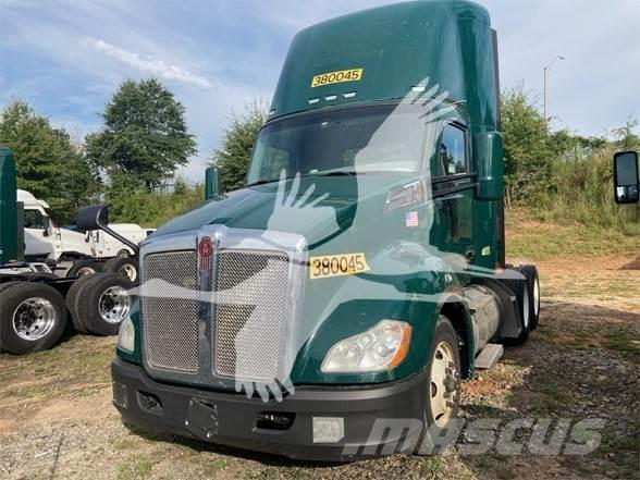 Kenworth T680 Conventional Trucks / Tractor Trucks