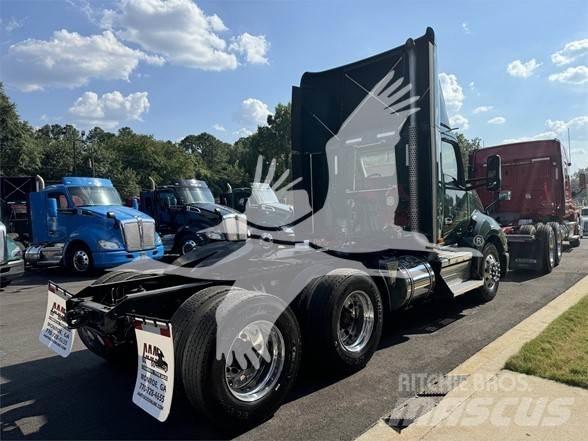 Kenworth T680 Conventional Trucks / Tractor Trucks
