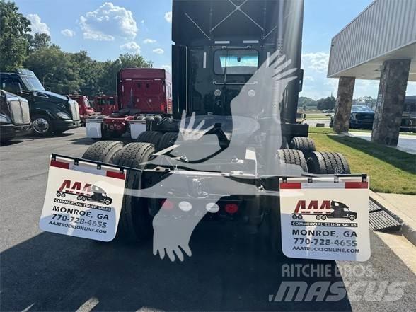 Kenworth T680 Conventional Trucks / Tractor Trucks