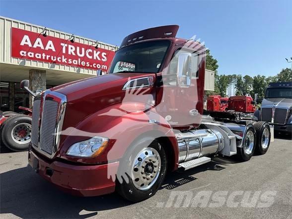 Kenworth T680 Conventional Trucks / Tractor Trucks