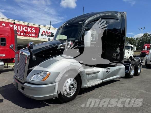 Kenworth T680 Conventional Trucks / Tractor Trucks
