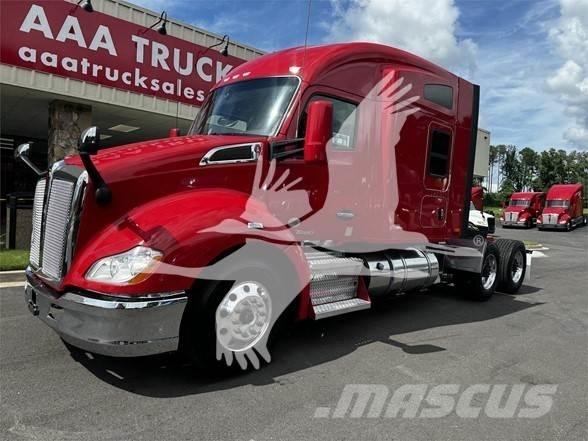 Kenworth T680 Conventional Trucks / Tractor Trucks