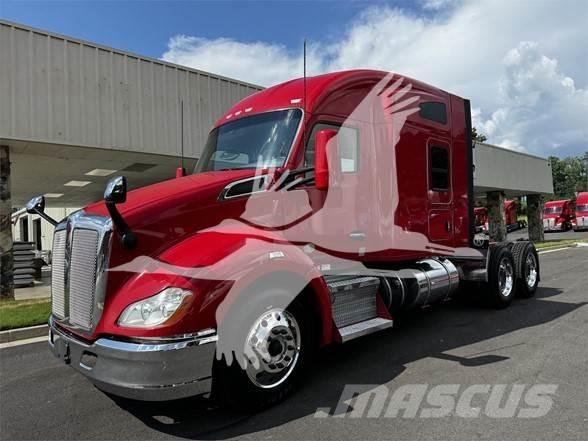 Kenworth T680 Conventional Trucks / Tractor Trucks