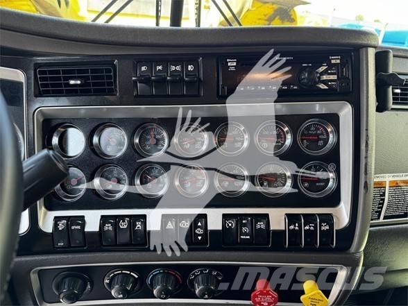 Kenworth W900 Conventional Trucks / Tractor Trucks
