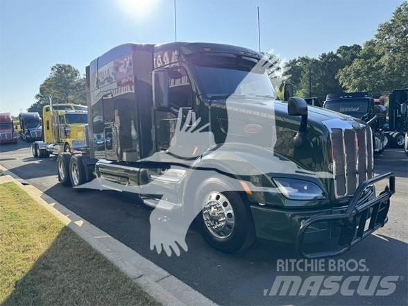 Peterbilt 579 Conventional Trucks / Tractor Trucks