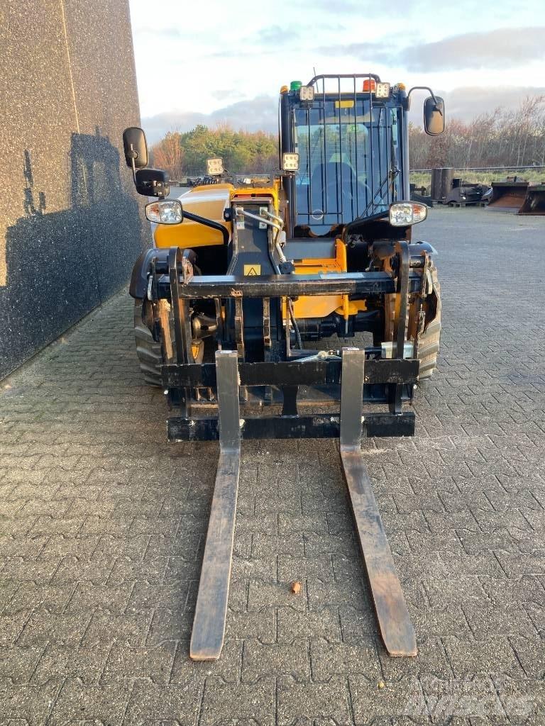 JCB 525-60 E Telescopic Handlers