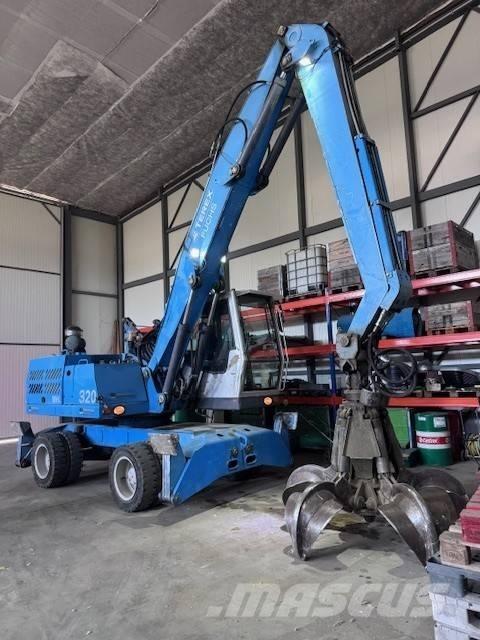 Fuchs MHL 320 Waste / Industry Handlers