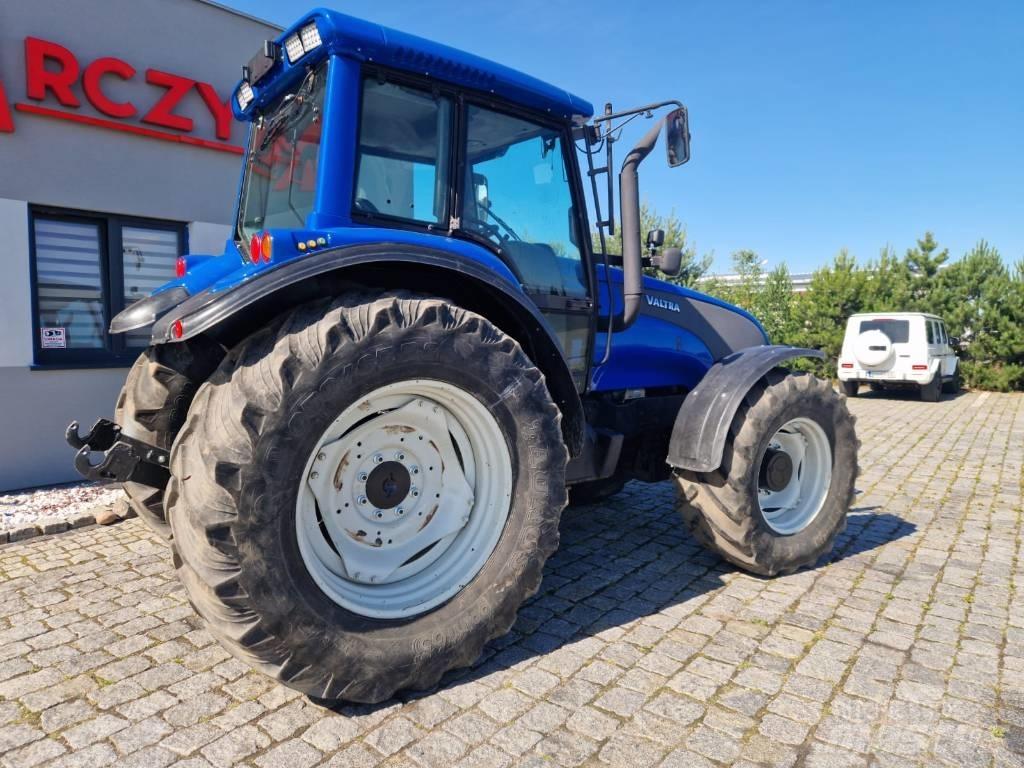 Valtra T 140 Tractors